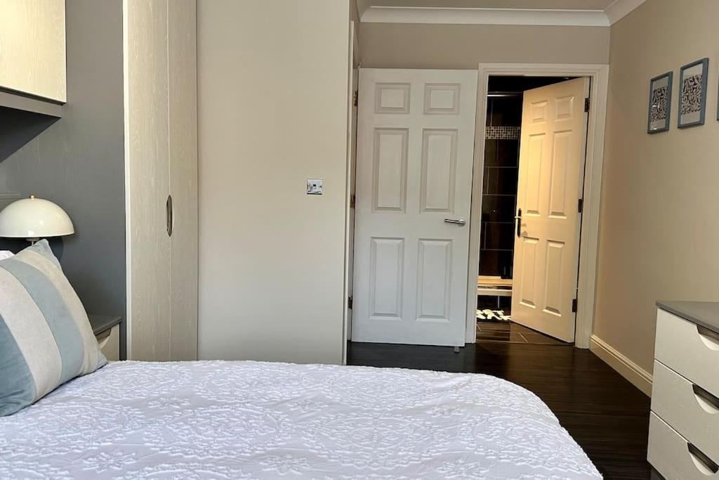 Apartment Stylish Flat In Gated Community *