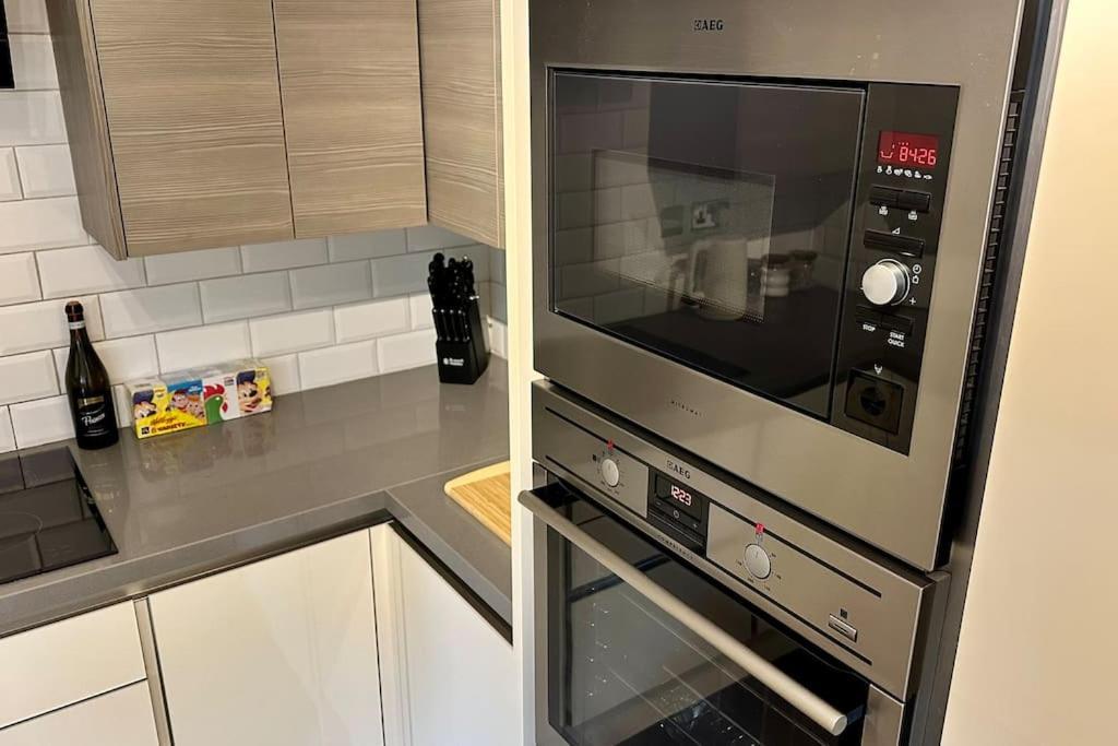 Stylish Flat In Gated Community Apartment